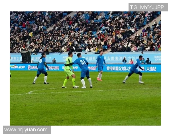 足球明星同框合影分享快乐时光朋友圈瞬间记录精彩瞬间与友谊的美好回忆 足球明星同框合影分享快乐时光朋友圈瞬间记录精彩瞬间与友谊的美好回忆